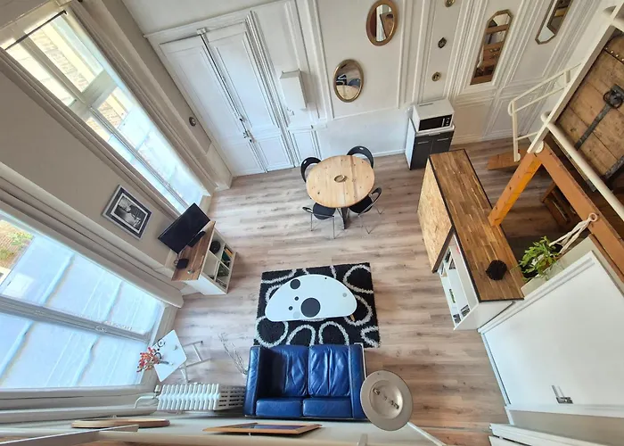 Centre Historique Le Brinon דירה