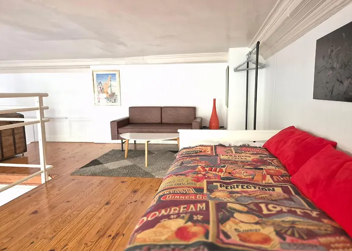 Centre Historique Le Brinon דירה