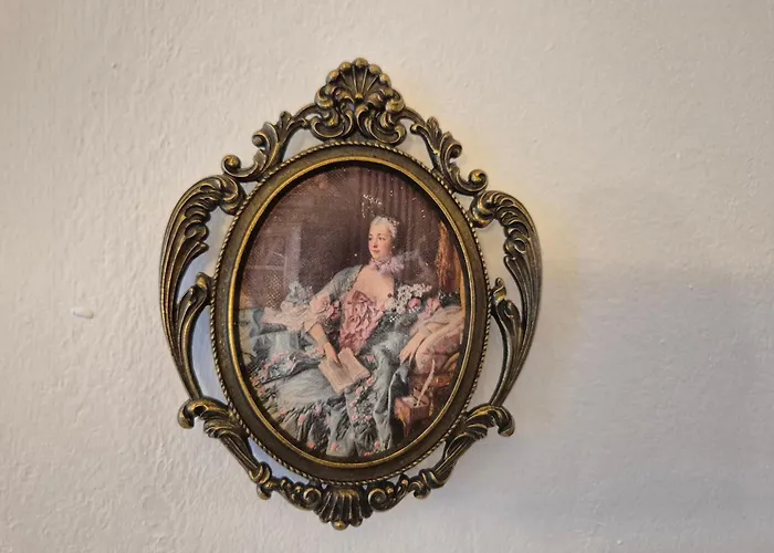 Centre Historique Le Brinon רואן